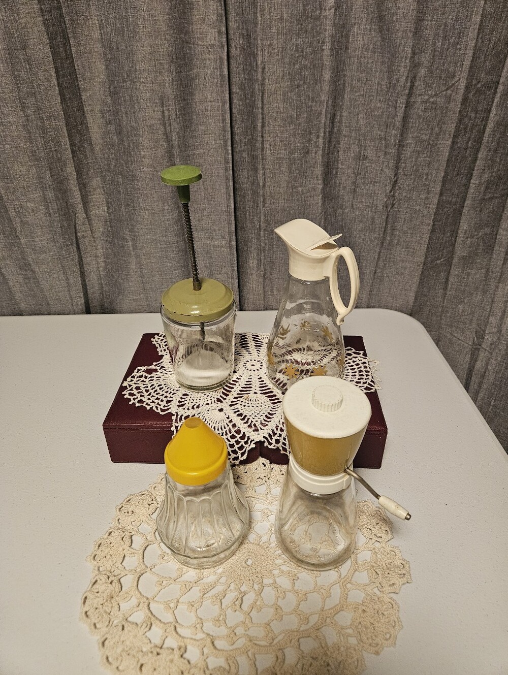Vintage Home Kitchen Decor: Chopper/Grinder/Sugar Shaker/syrup